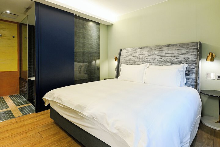 Room 45 of 141