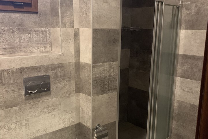 Room 85 of 159