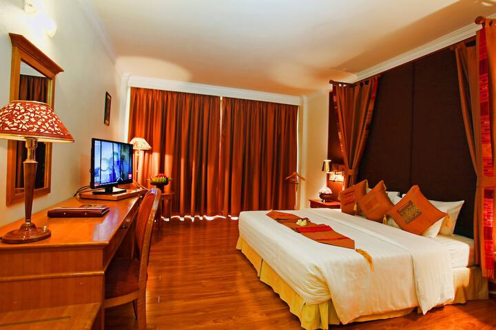 Room 40 of 174
