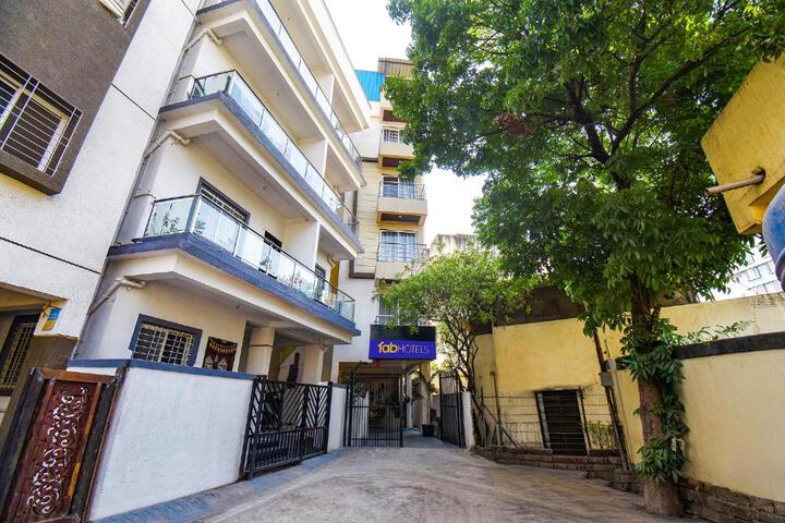 FabHotel Rova Stays