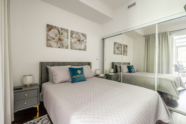 Room 12 of 330