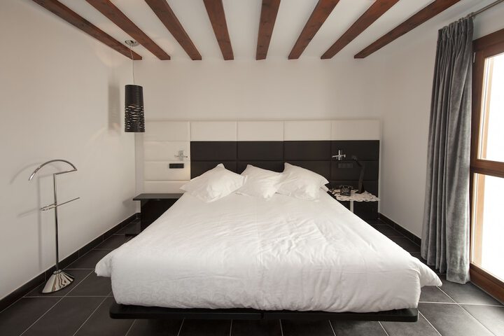 Room 9 of 131