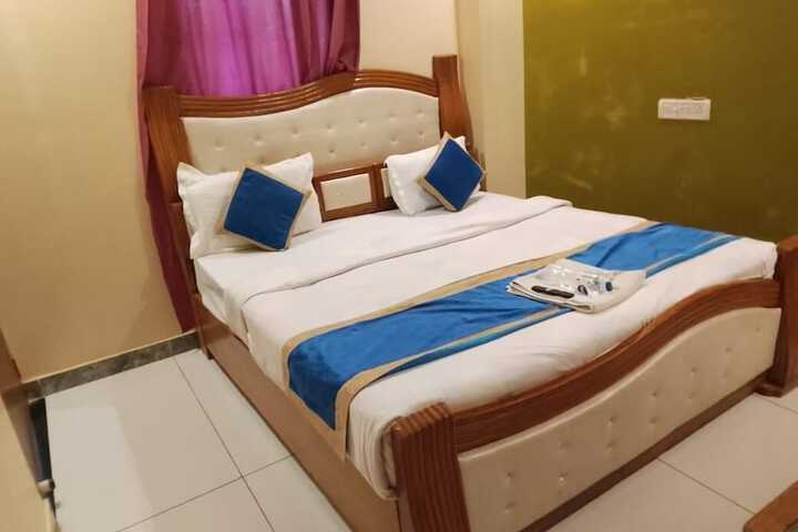 Room 3 of 16