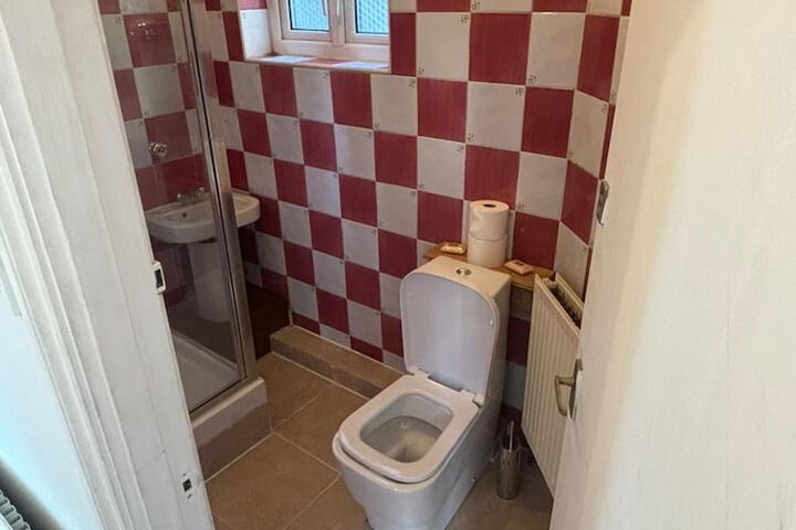 Room 16 of 18