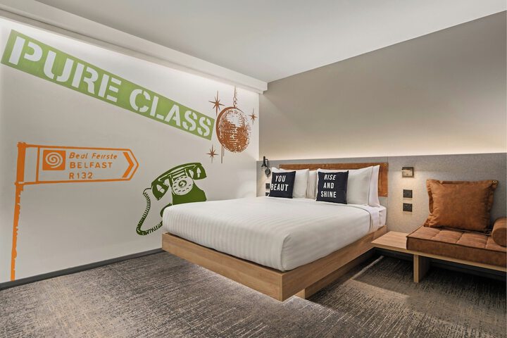 Room 9 of 28