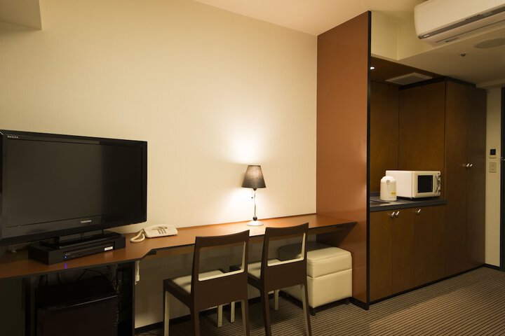 Room 3 of 30