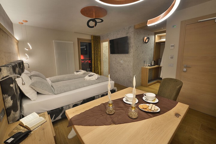 Room 41 of 211