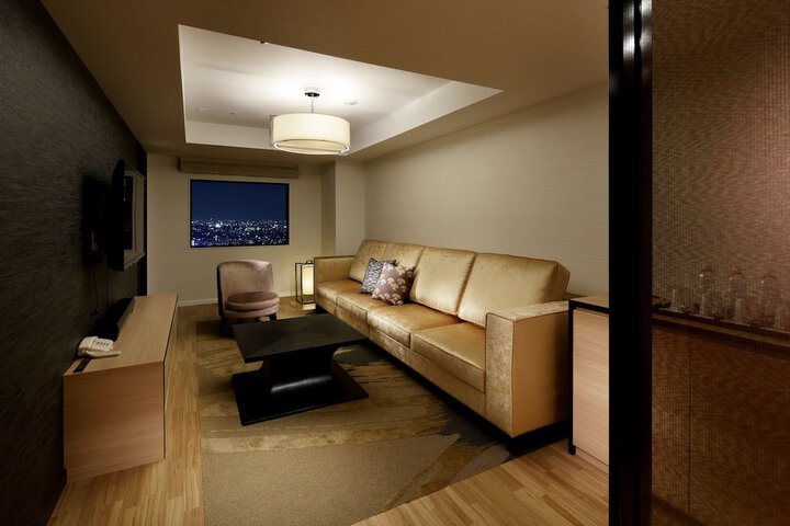 Room 9 of 122