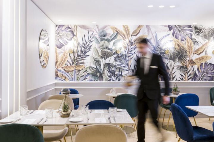 Dining 70 of 79