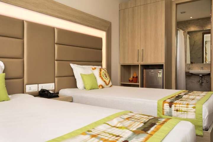 Room 3 of 27