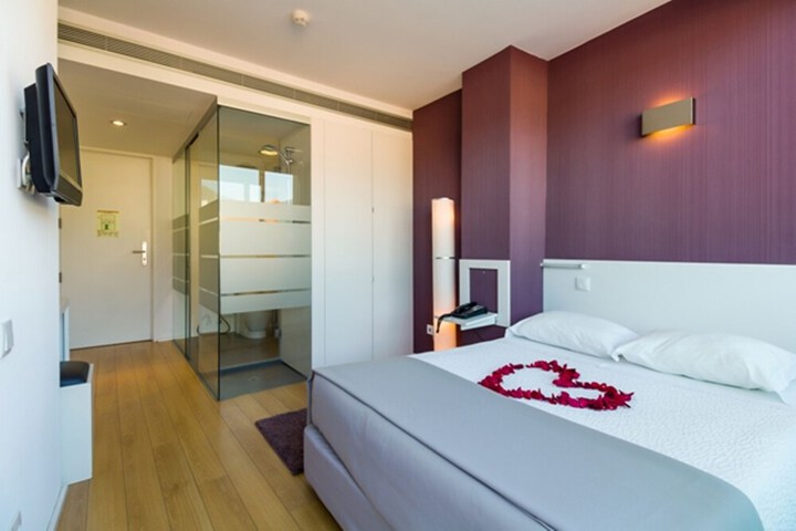 Room 20 of 38