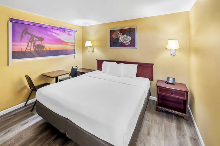 Room 8 of 22