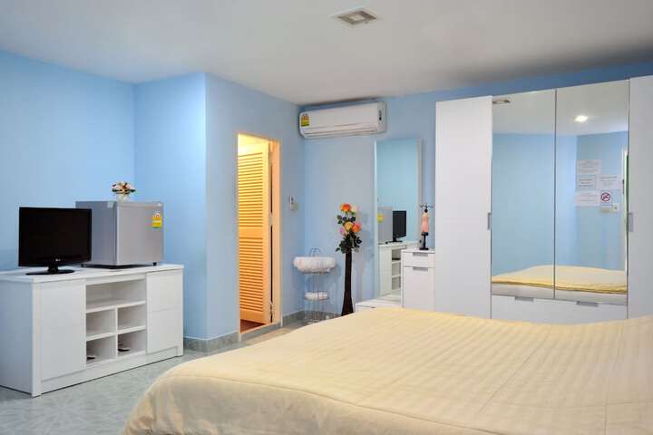 Room 2 of 35