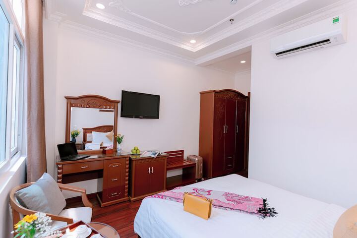 Room 3 of 125