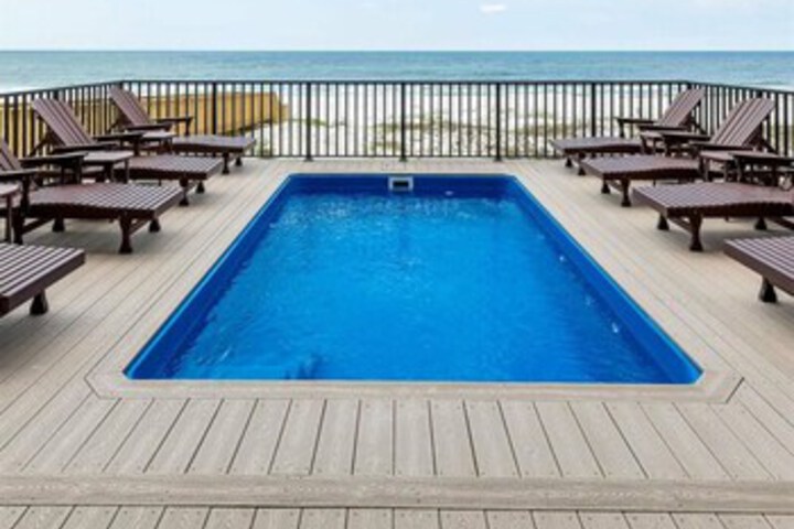 Pool 32 of 48