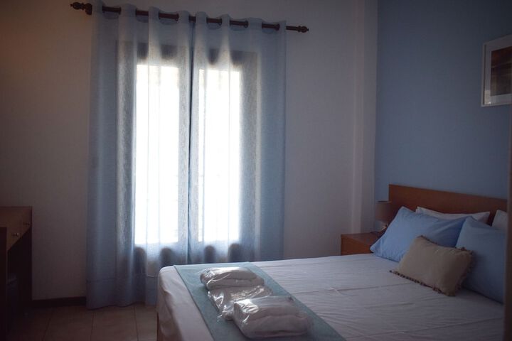 Room 9 of 50
