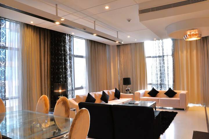 Room 15 of 28