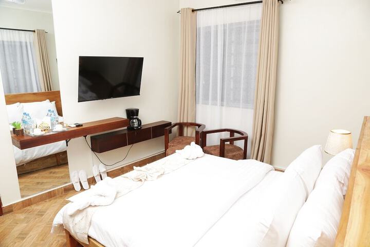 Room 10 of 37