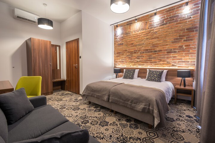 Room 50 of 73