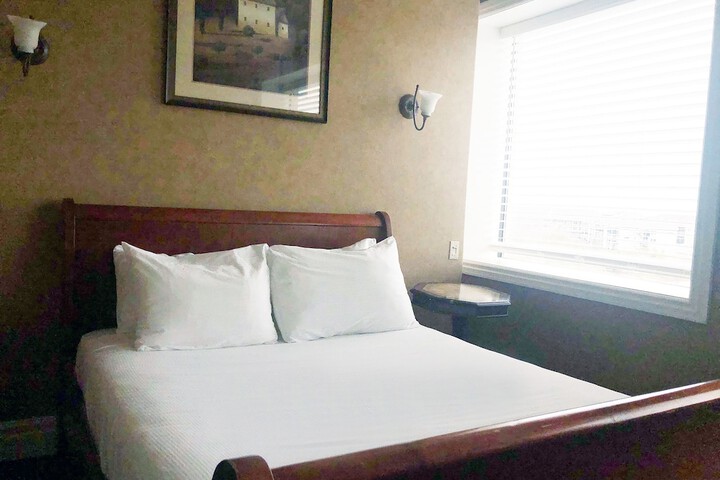 Room 8 of 88