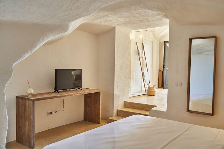 Room 4 of 19