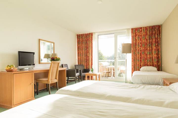 Room 4 of 52