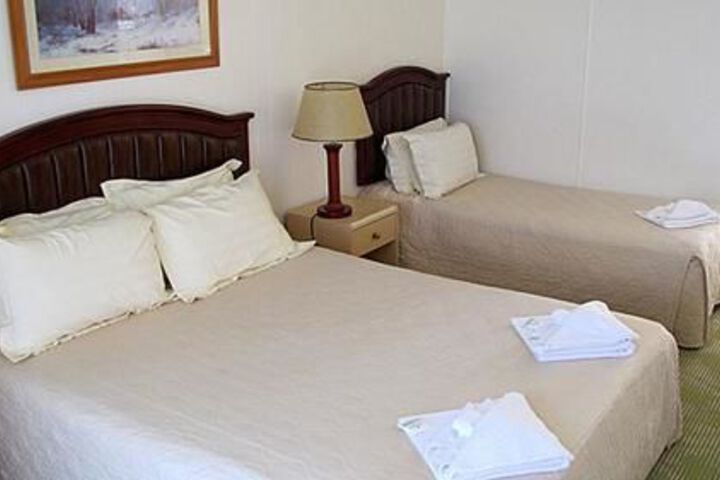 Room 4 of 11