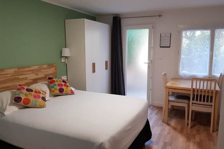 Room 6 of 52