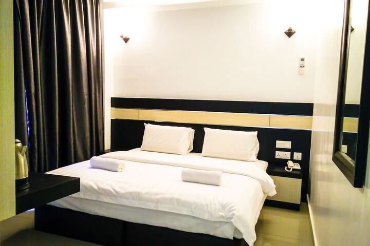 Room 18 of 36