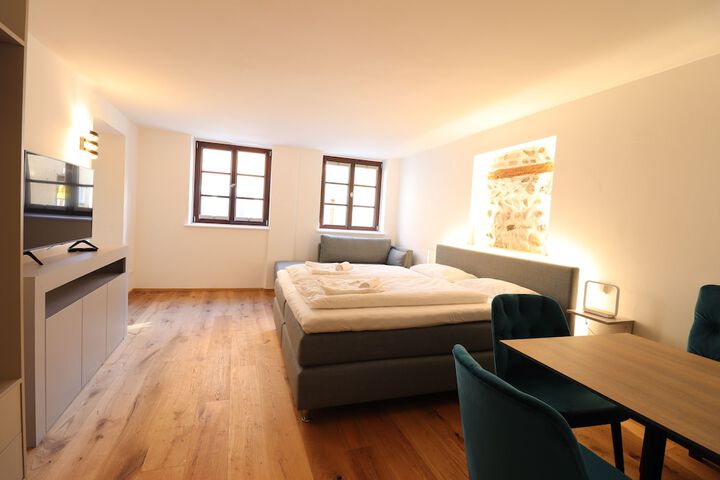 Room 28 of 102