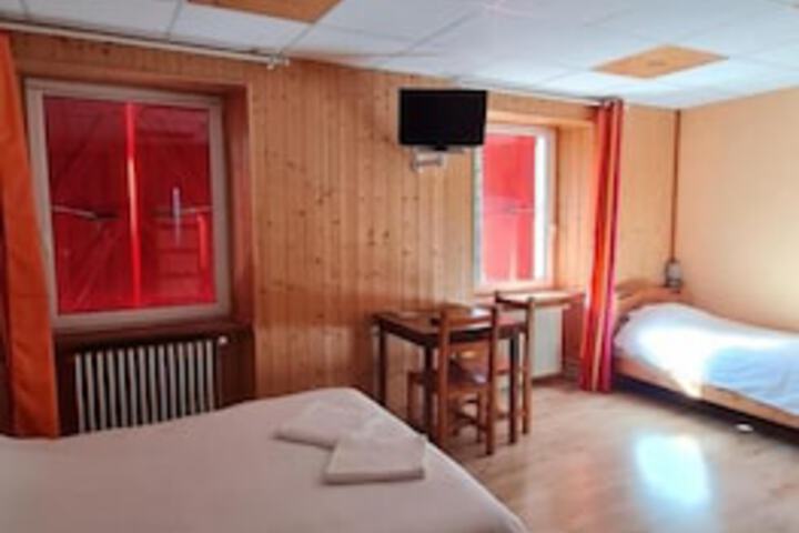 Room 16 of 40