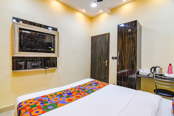 Room 15 of 25