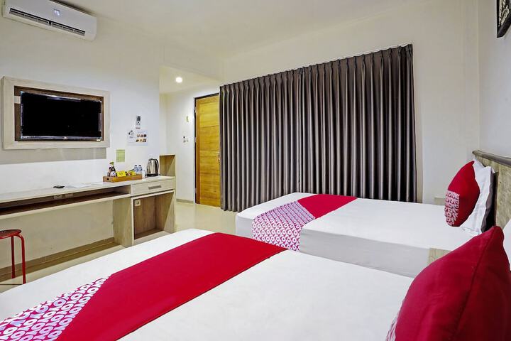 Room 17 of 33