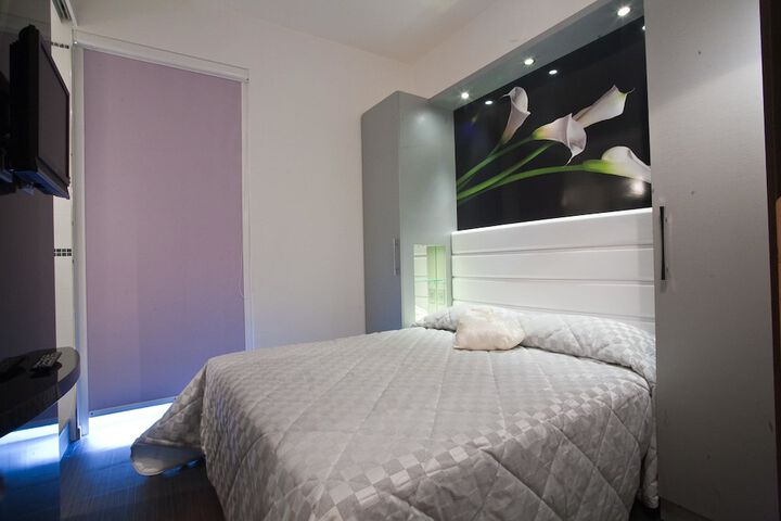 Room 6 of 49