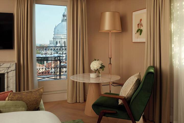 Room 45 of 150