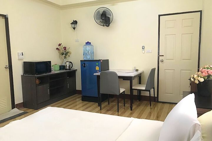 Room 11 of 30
