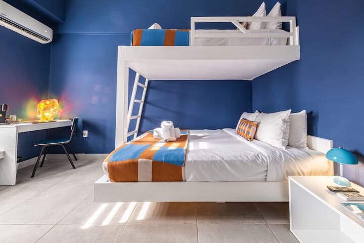 Room 13 of 82