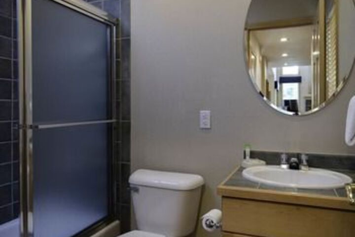 Room 3 of 18