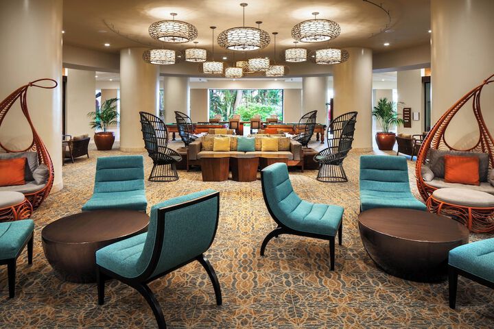 Lobby lounge