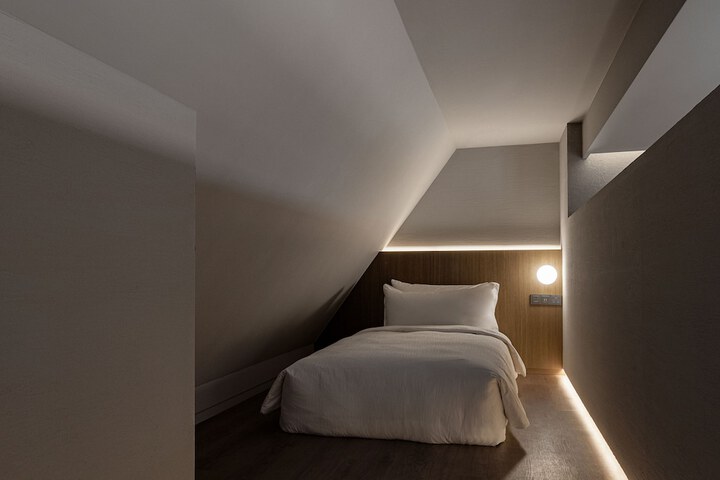 Room 9 of 55
