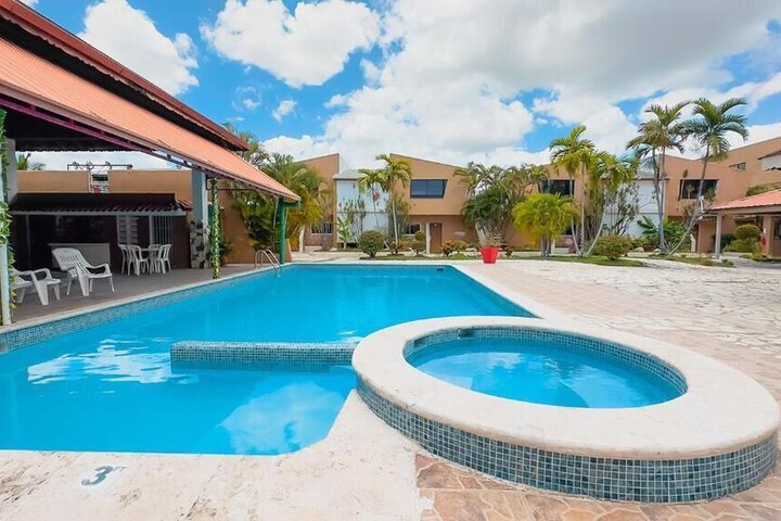 Pool 9 of 15
