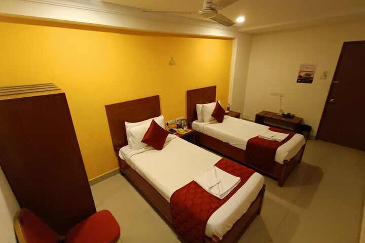 Room 33 of 93