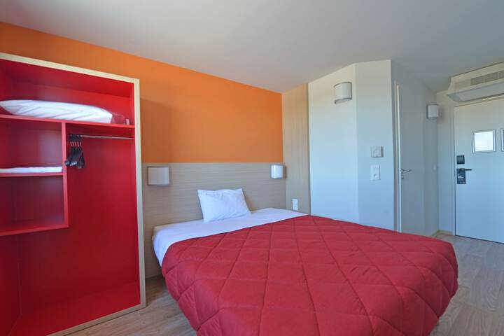Room 14 of 73