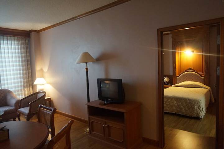 Room 21 of 36