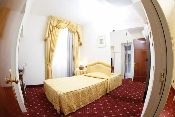 Room 5 of 39