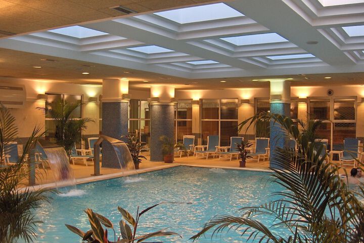 Pool 21 of 42