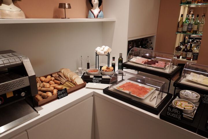 Dining 71 of 83