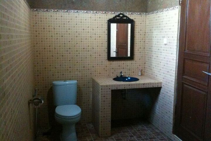 Room 15 of 30