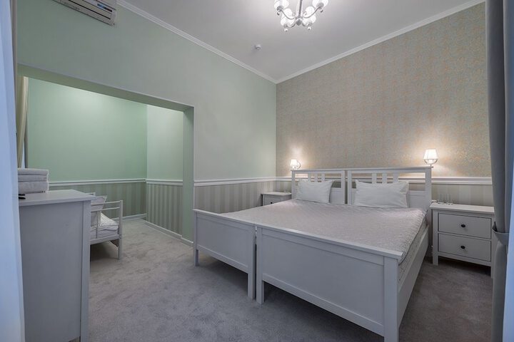 Room 4 of 40