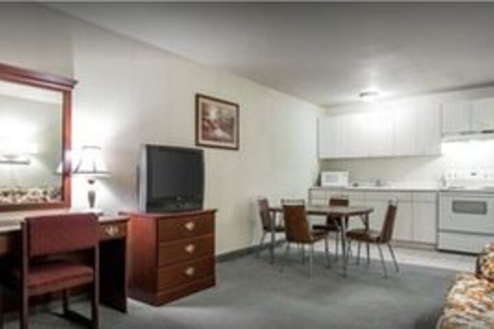 Room 6 of 7